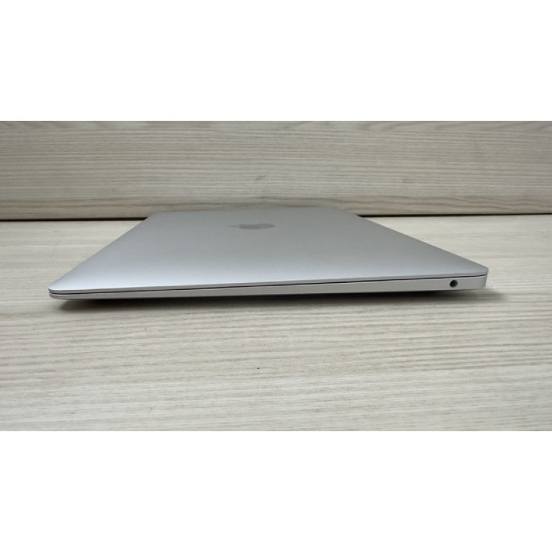 MacBook Air 2020 Silver i3 1.1ghz 16/256